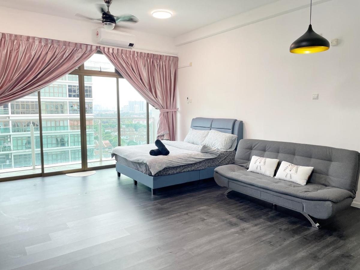 Palazio Serviced Apartment In Mount Austin Near Aeon Ikea Toppen Hsi Johor Bahru Exterior photo