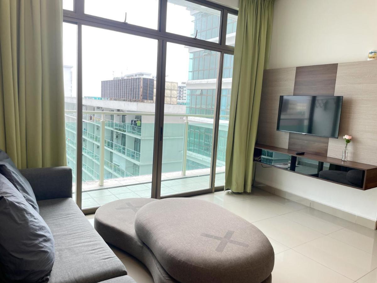 Palazio Serviced Apartment In Mount Austin Near Aeon Ikea Toppen Hsi Johor Bahru Exterior photo